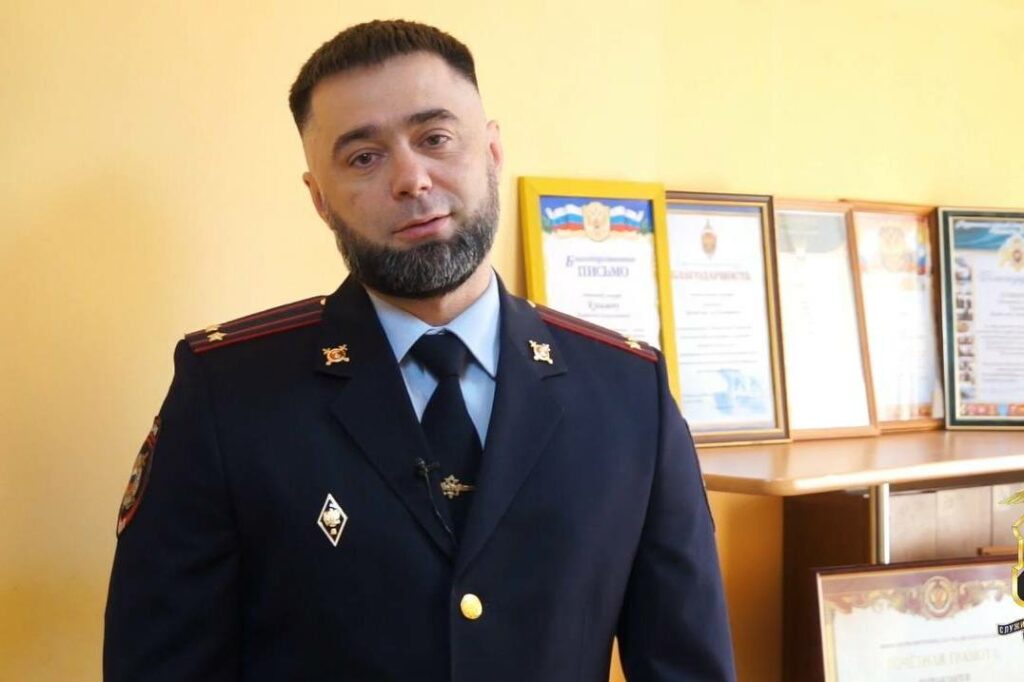 Камчатский полицейский спас водителя, попавшего в ДТП